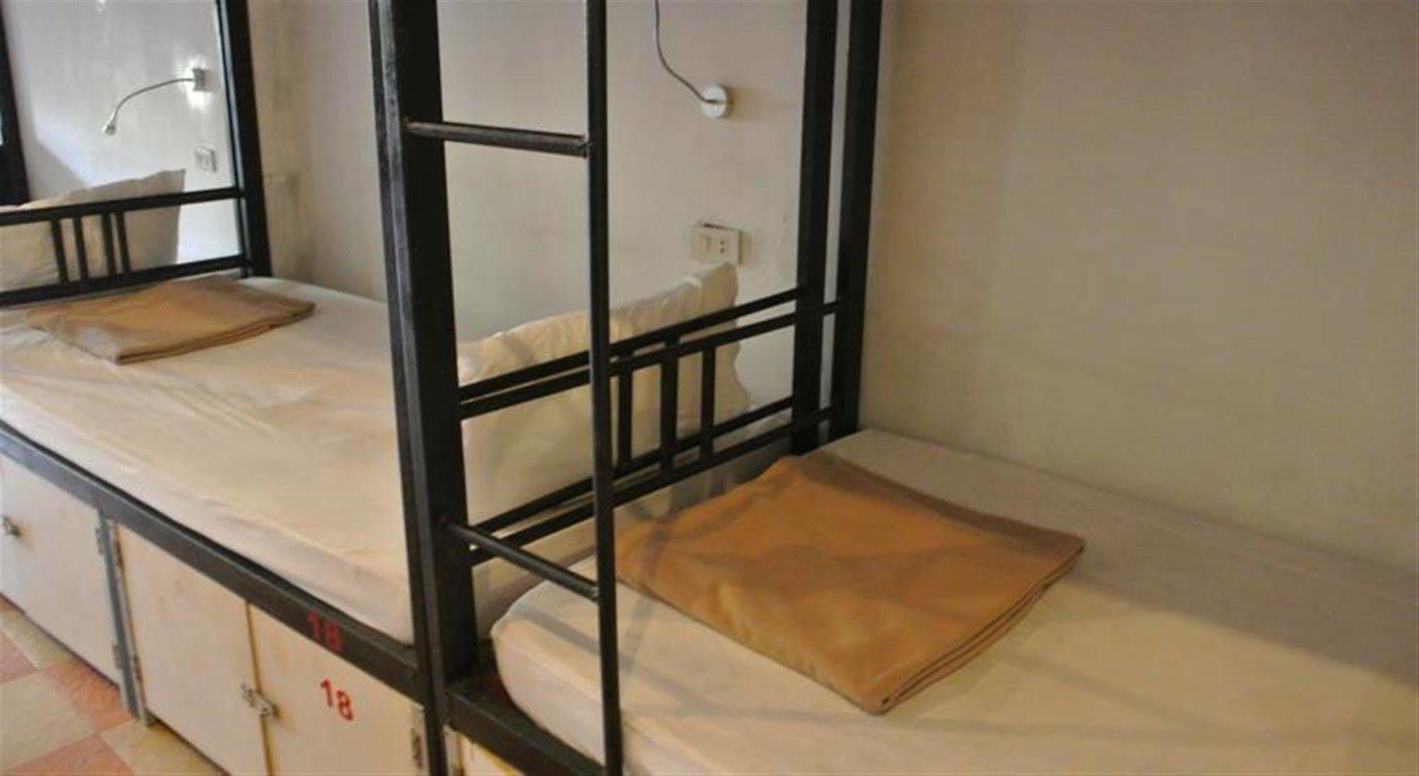 Vientiane Backpackers Hostel Ngoại thất bức ảnh
