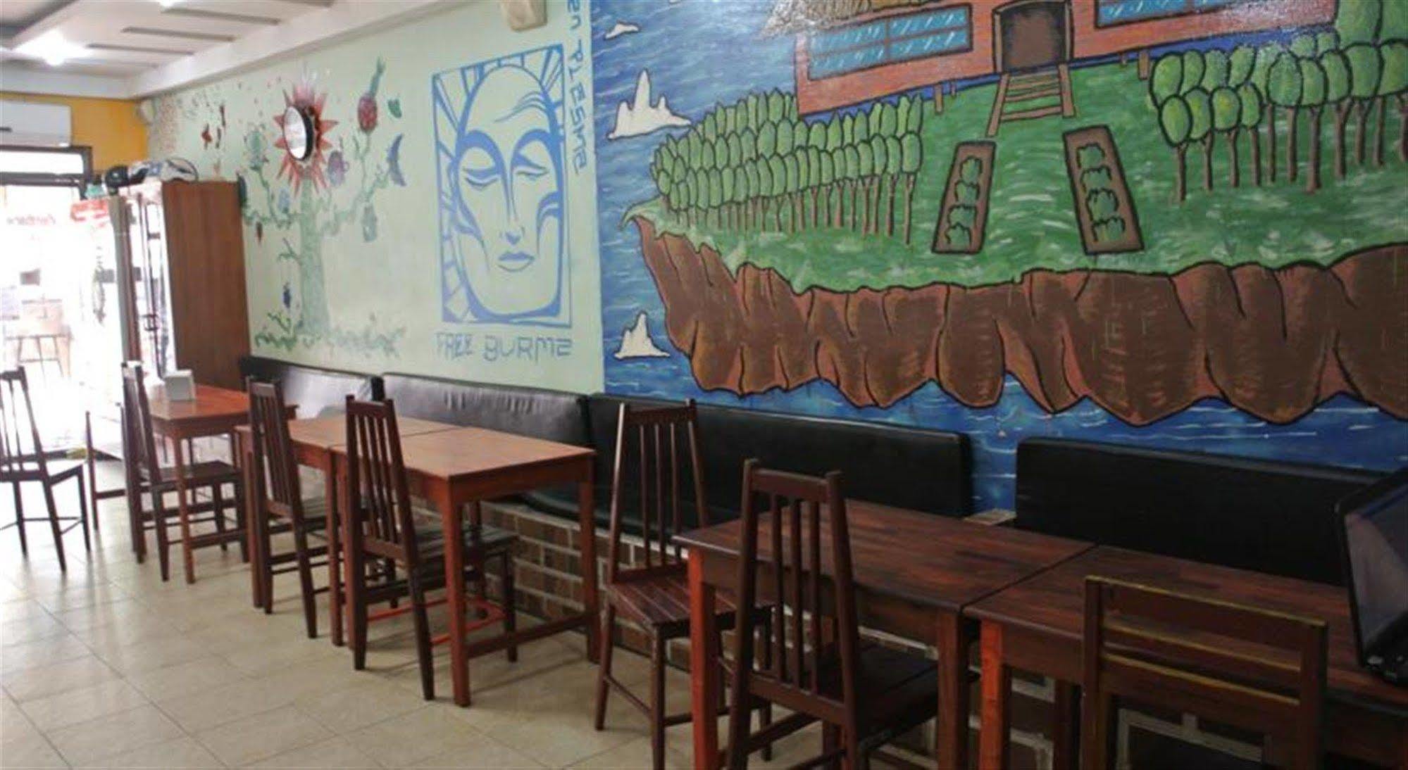 Vientiane Backpackers Hostel Ngoại thất bức ảnh